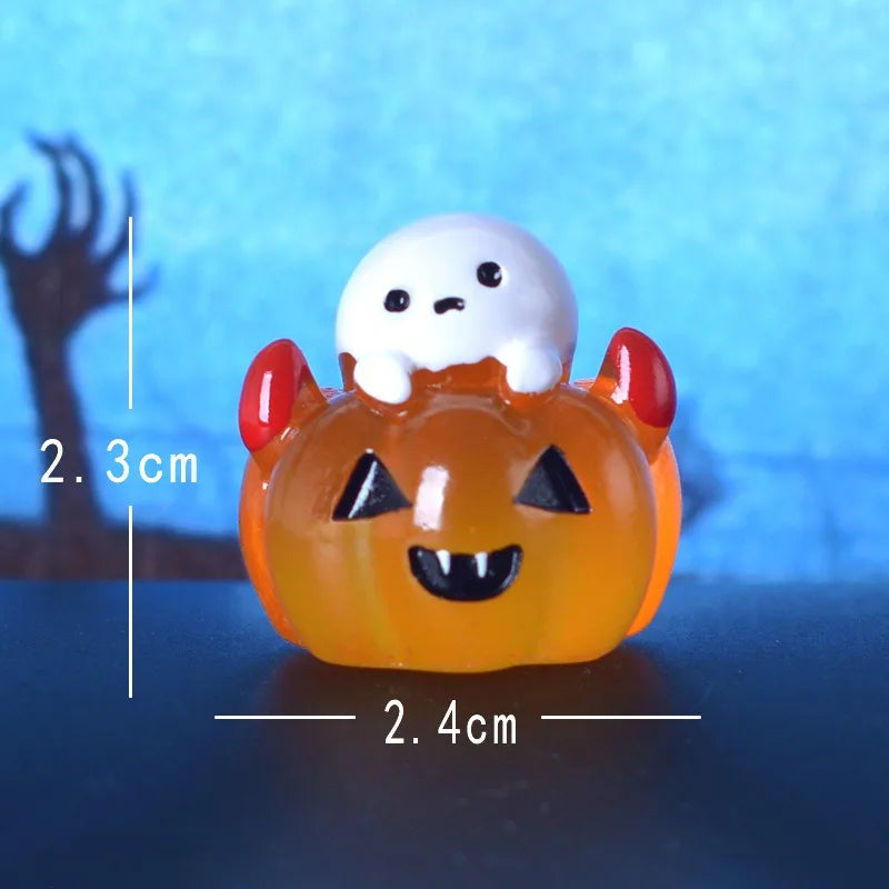 Halloween & Day of the Dead 6 Pieces Glowing Resin Desktop Cartoon Micro Scene Halloween Celebration Holiday Decoration Mini Halloween Ghost Figurines