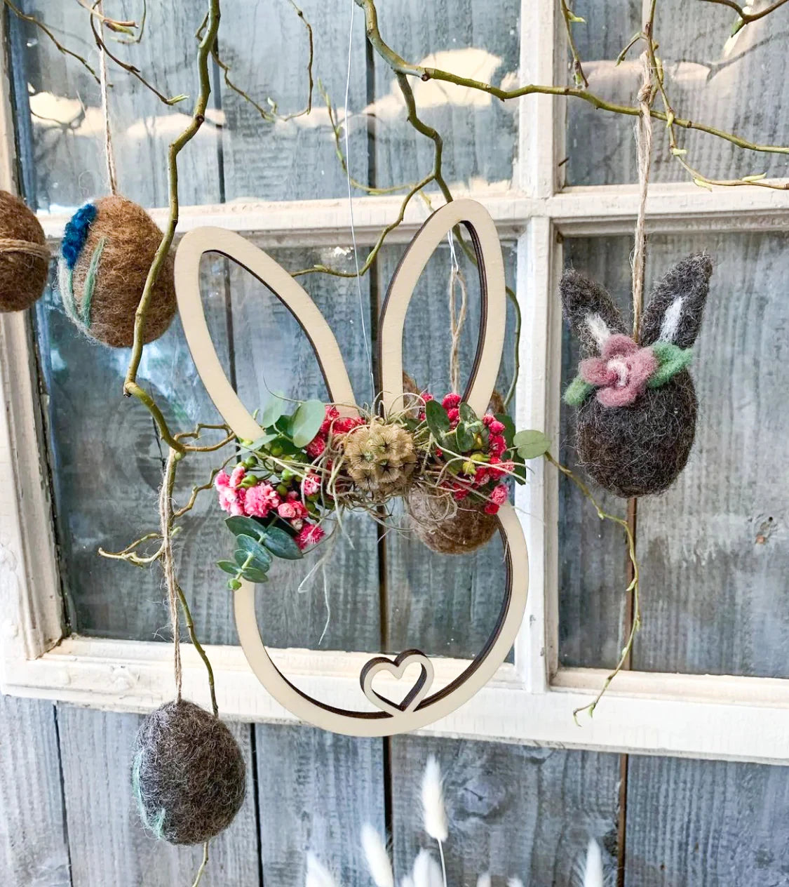 Easter and Thanksgiving 3 Decorative Outdoor Wooden Wreath Easter Bunny Simple Easter Decoration DIY with Curved Ears and Nose