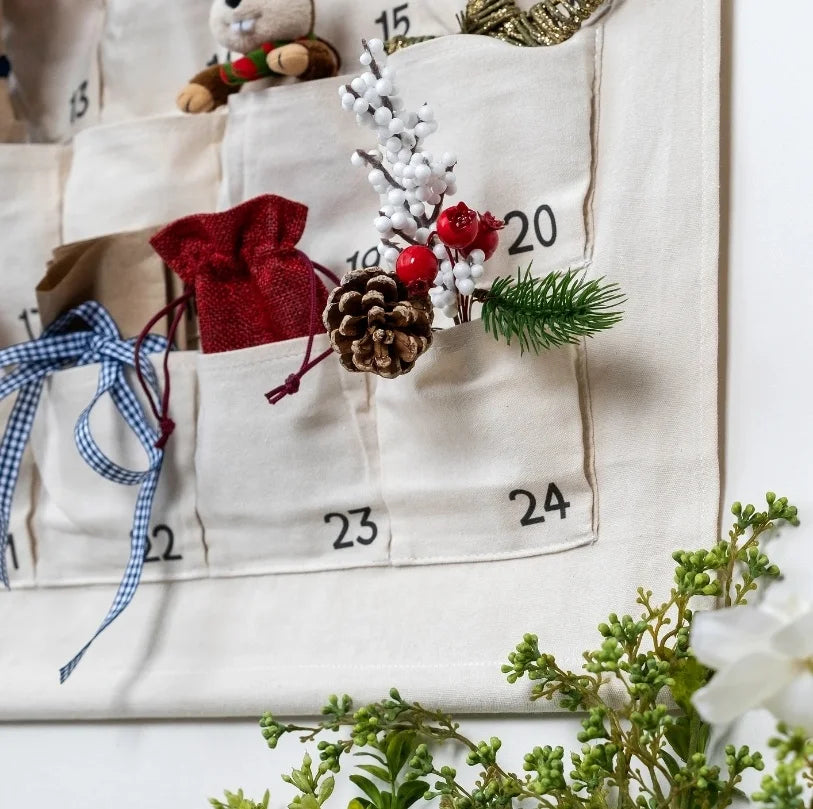 Novel Advent Calendar with Big Pocket Wall Hanging Gathre Simulates Christmas Countdown