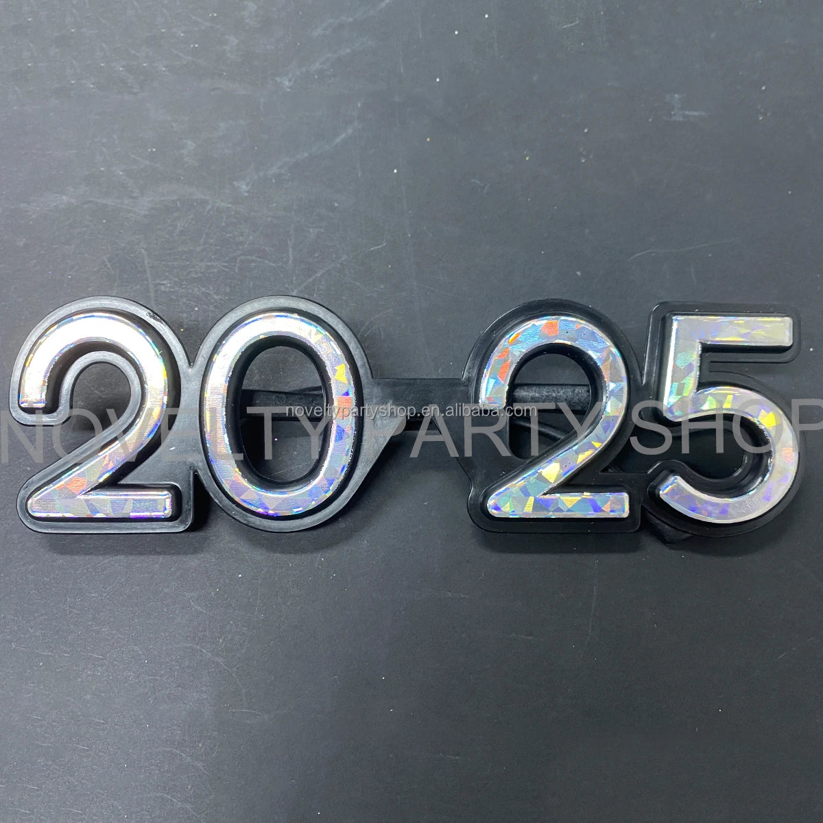 New Year's Eve party accessories funny glasses 4 pairs of New Year's glasses, the delivery will automatically adjust the latest number of years