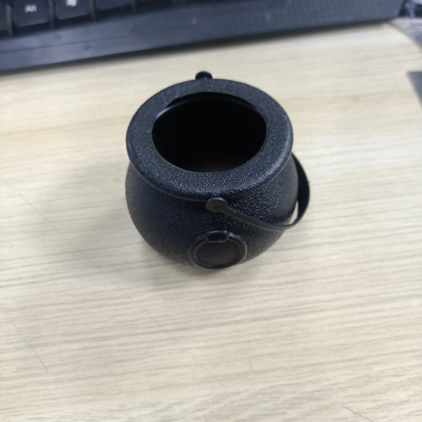 Halloween & Death Day Party Favors Black Plastic Cauldron Candy Kettle Bucket Witch Mini Cauldron