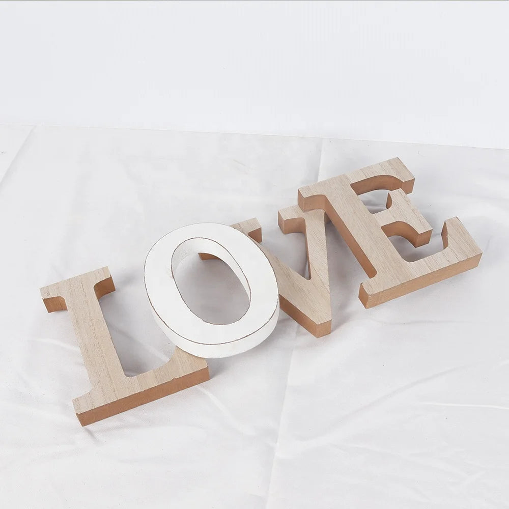 Freestanding wooden letter wooden block character sign home love wooden sign wall decoration wreath