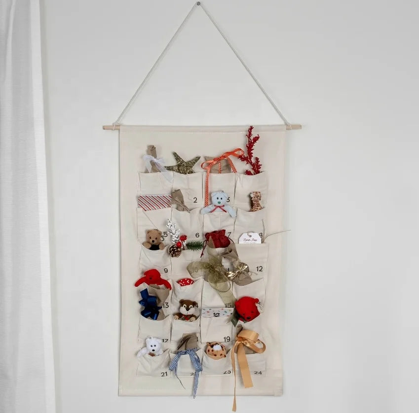 Novel Advent Calendar with Big Pocket Wall Hanging Gathre Simulates Christmas Countdown
