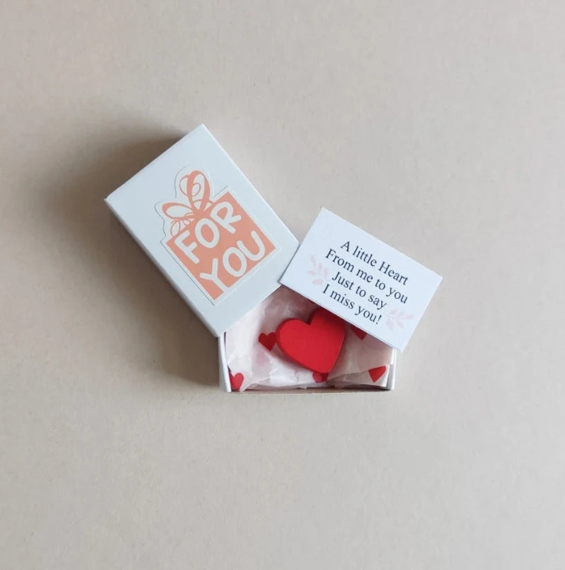 Wedding party 0 friend pocket hug long distance relationship gift greeting card give him romantic wooden heart