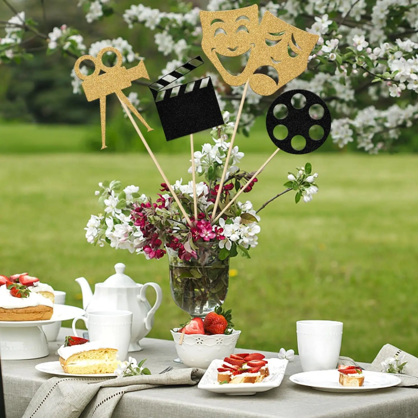 Hollywood Themed Movie Party Table Supplies Drama Mask Center Stick