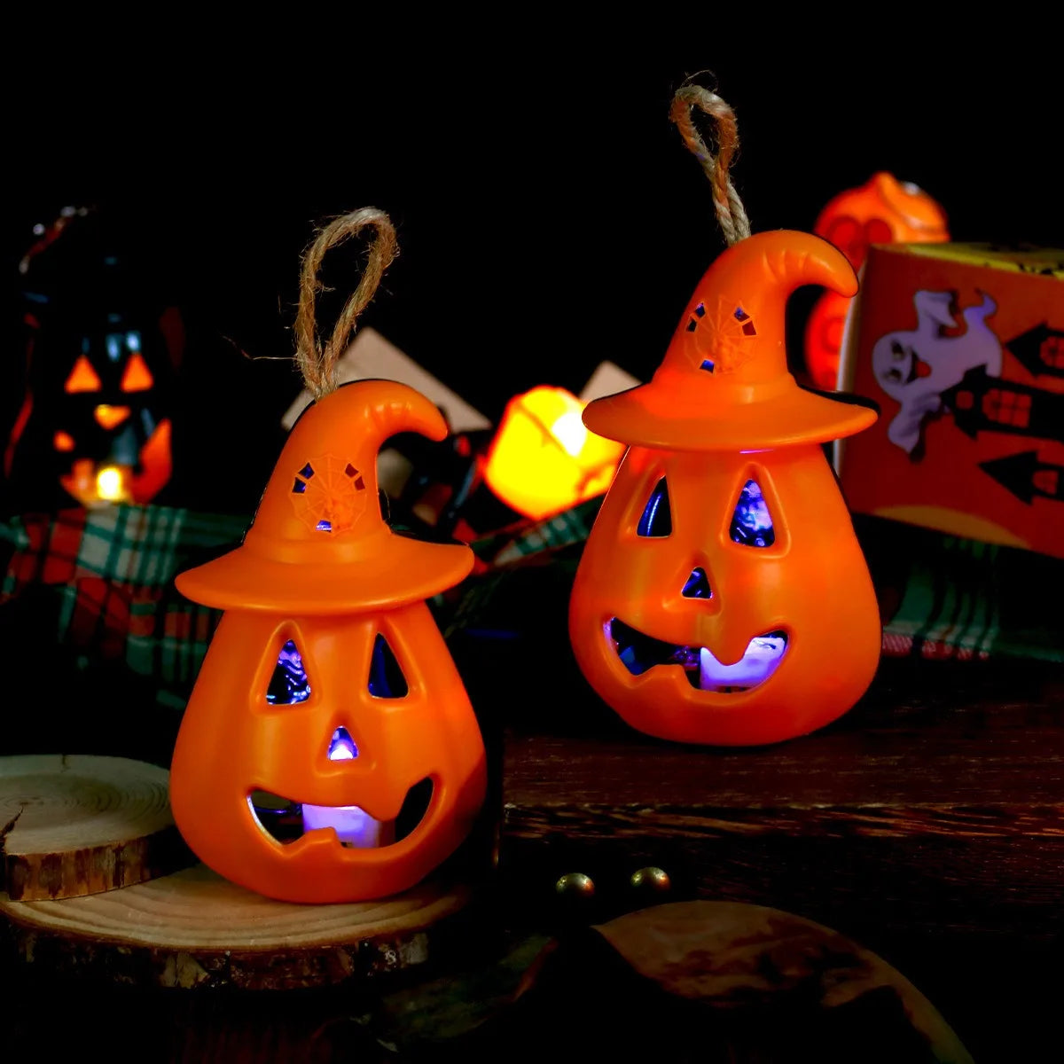 Halloween & Day of the Dead 12 * 8cm Flash LED Halloween Party Tree Decoration Scary Jack-O-Lantern Flickering Hanging Halloween Double Color Pumpkin Lanterns