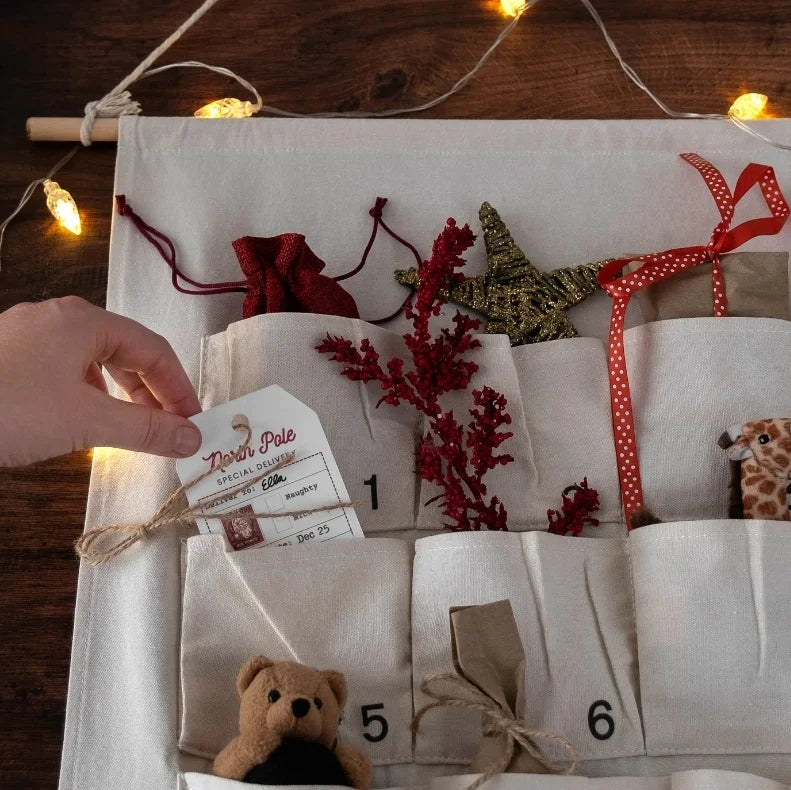 Novel Advent Calendar with Big Pocket Wall Hanging Gathre Simulates Christmas Countdown
