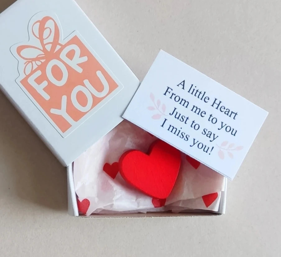 Wedding party 0 friend pocket hug long distance relationship gift greeting card give him romantic wooden heart