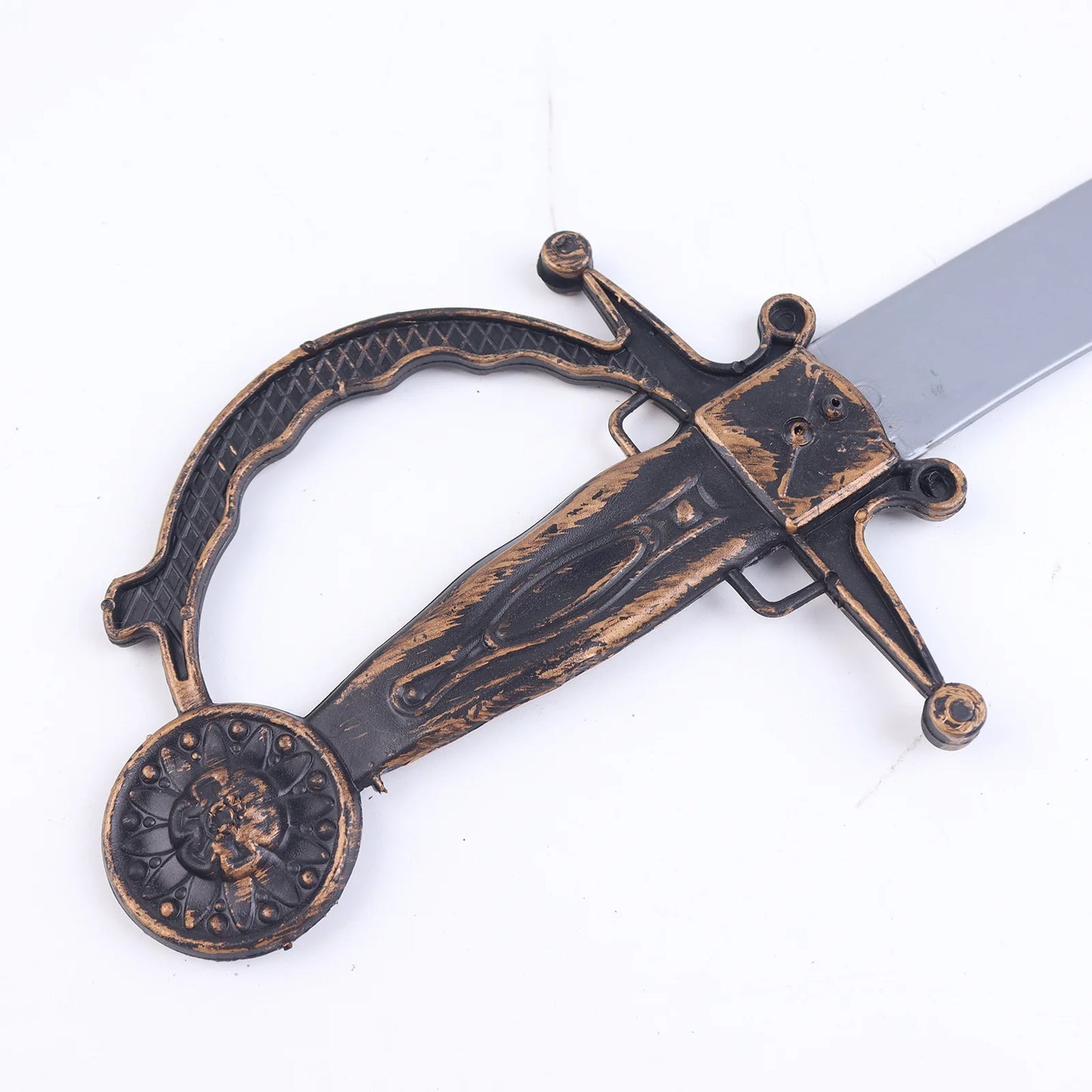 Halloween & Day of the Dead 32 * 11cm Plastic Bronze Country Pirate Sword Halloween Pirate Theme Party Cosplay Accessories Come to life Halloween Pirate Scimitar
