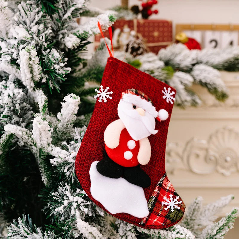 2022 new hot-selling small Christmas socks gift bag Santa Claus children's gift socks candy bag decorative pendant